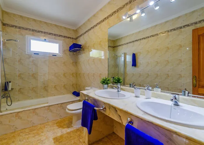 Olivina 2 By Villa Tías