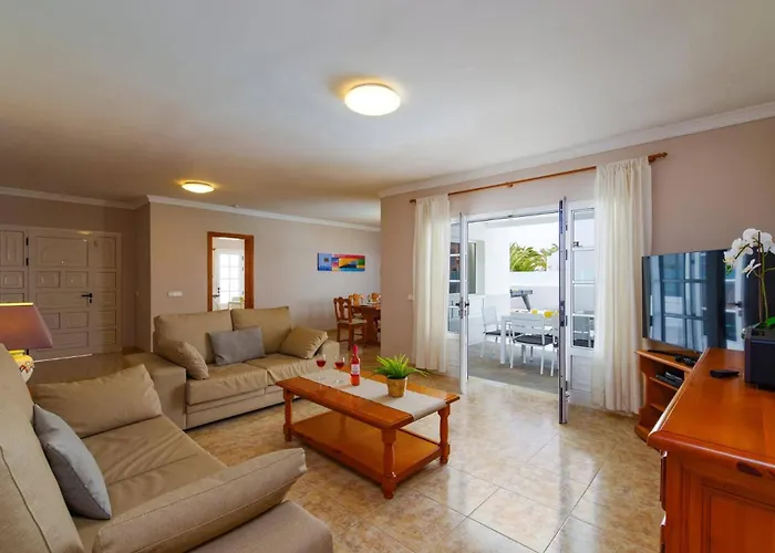 Olivina 2 By * Tías